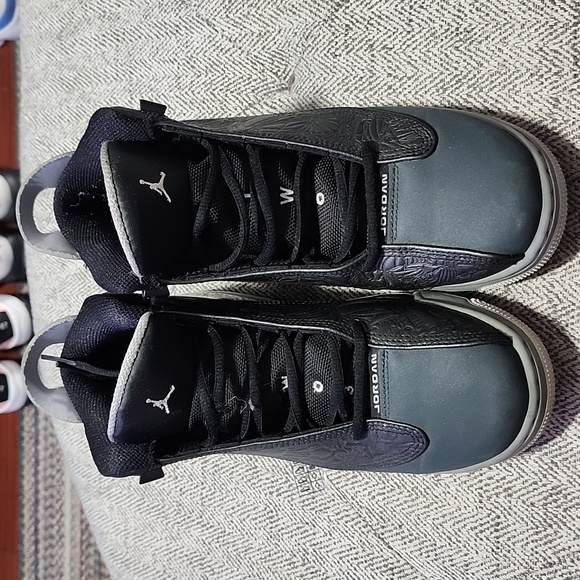 womens black and grey jordans